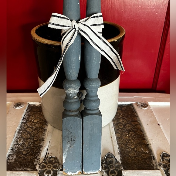 Vintage Architectural Salvage, Rustic Wood Spindles, Set/2, 24” - Picture 5 of 8